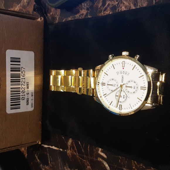 VOSHT Gold Quartz Designer Watch - Picture 3 of 3
